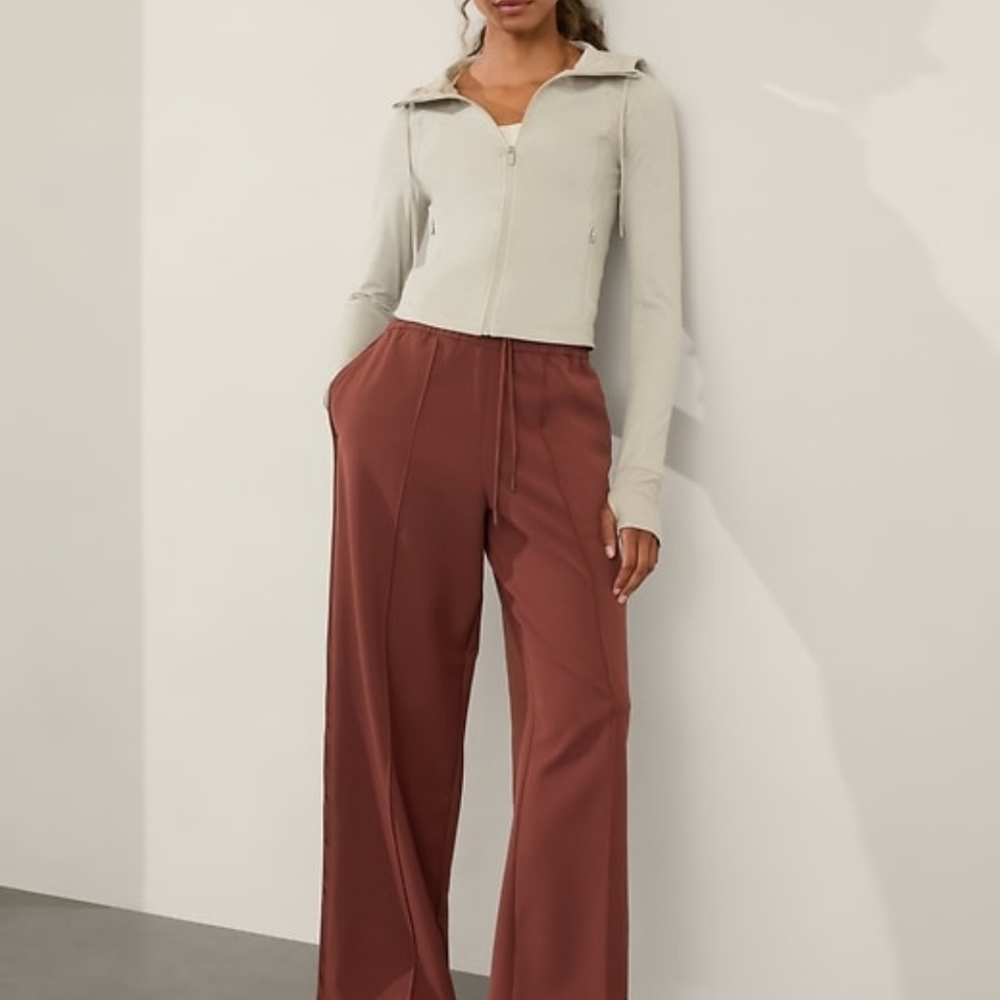 NWT Athleta Endeavor Relaxed Pant